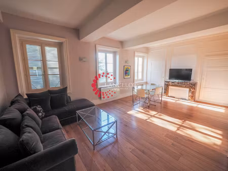 superbe t2 meublé avec trois lits centre village