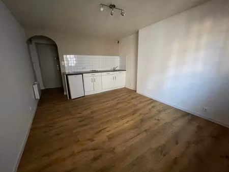 location appartement 1 pièce 19 m² à limoges (87000)