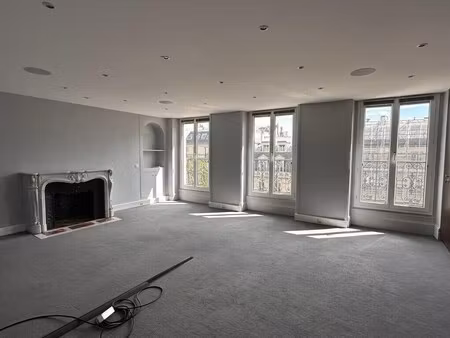 location bureaux 241 m²