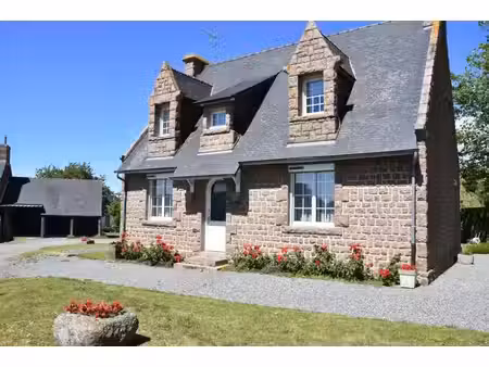 maison avec partie indépendante à la roche jaudy sur 2 000 m2 de terrain