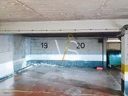 arbre ballon 30 - emplacement de parking à vendre !