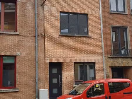maison 2 étages avec jardin et cave  braine-l'alleud