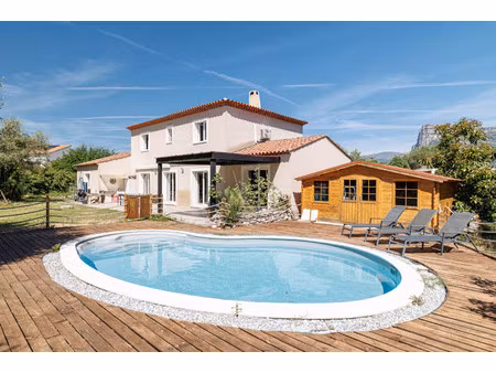 villa de luxe à louer dans le quartier nord