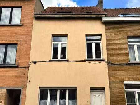 maison unifamiliale 4 chambres – parking gratuit 24/24