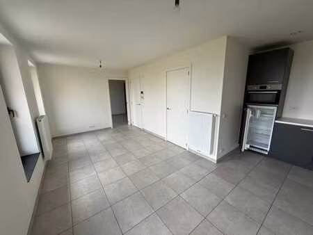 appartement met twee slaapkamers en terras