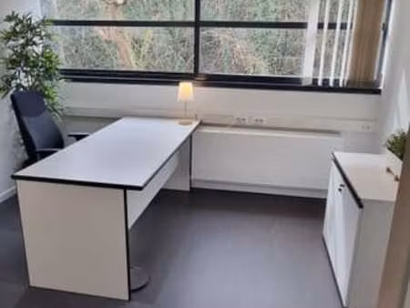 espace de bureau - 10 m² + communs