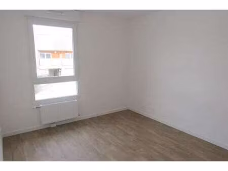location appartement 3 pièces à sainte-luce-sur-loire (44980) : à louer 3 pièces / 69m² sa