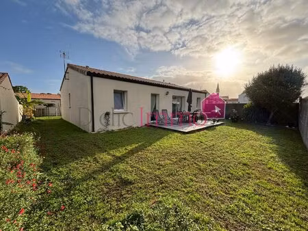 soullans - maison 3 chambres- proche centre ville