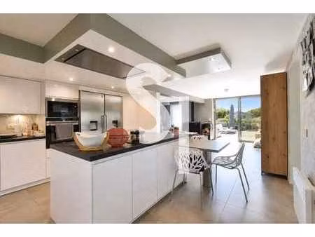 villa 4 façades avec annexe de ±90 m² – volumes généreux et