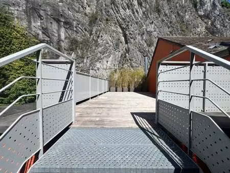 superbe maison avec garage sise dans le centre de dinant