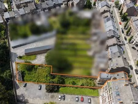 immeuble de rapport de 5 unités + terrain pour garages