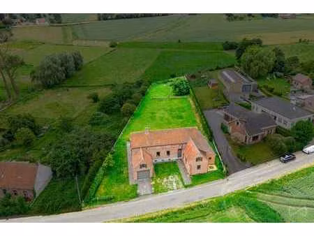 vaste fermette de 311m² sur18ares aux multiples possibilités