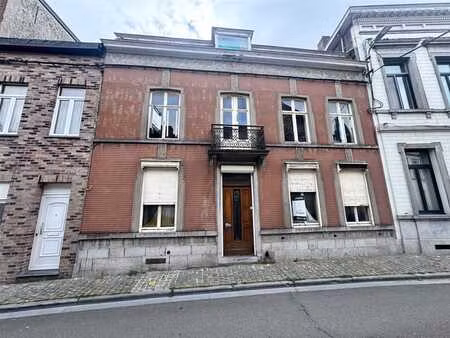grande maison a rénover dans le centre de lessines