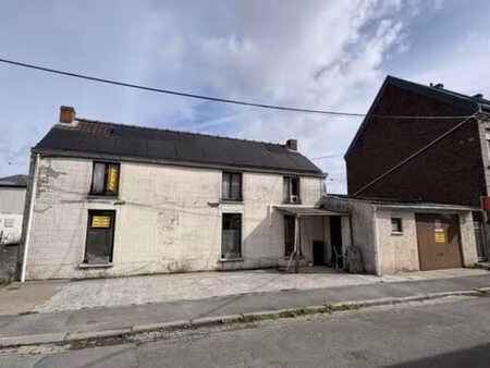 maison 3 façades avec garage  jardin et véranda