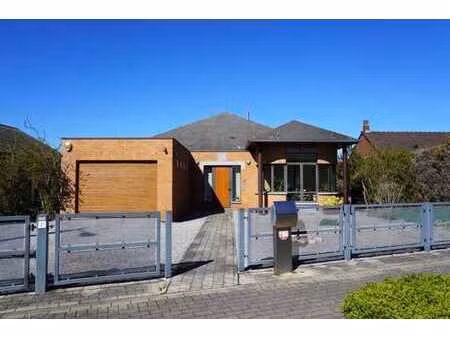 villa plain-pied + etage  3 ou 4 ch 2 sdb adapte pmr parking