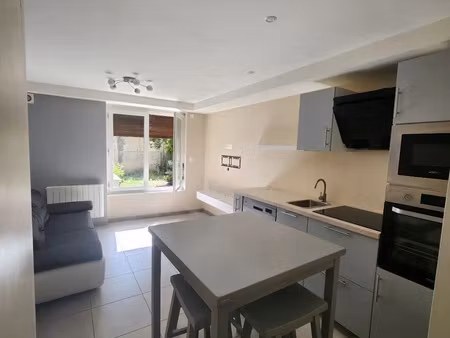 location appartement 2 pièces 35 m² à roche-la-molière (42230)