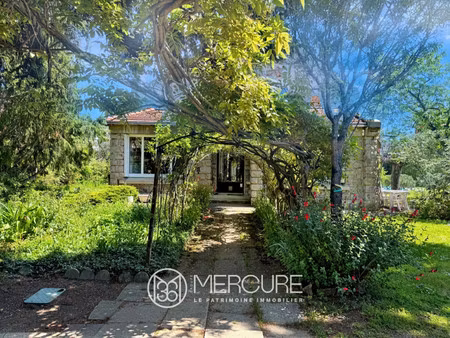 maison de luxe à vendre dans le quartier bergougnan