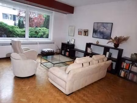 ixelles  av ernestine 18 :appartement garage et jardin.