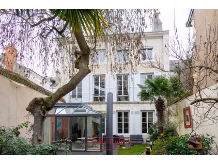 maison ancienne à vendre dans le quartier bourgogne-pasteur