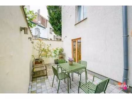 saint-gilles - triplex 2 chambres + cour
