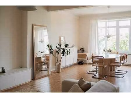 appartement lumineux rénové et prêt à emménager