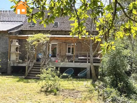 petit corps de ferme rénové avec grand terrain