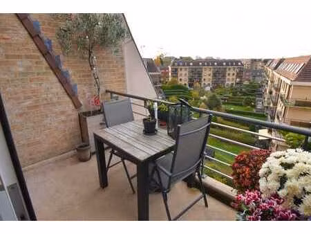 penthouse avec vue sur les étangs de neerpede