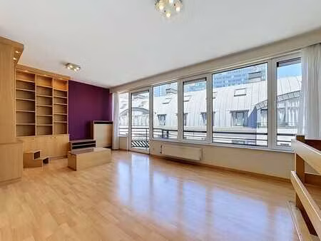 duplex 1 chambre et 2 balcons