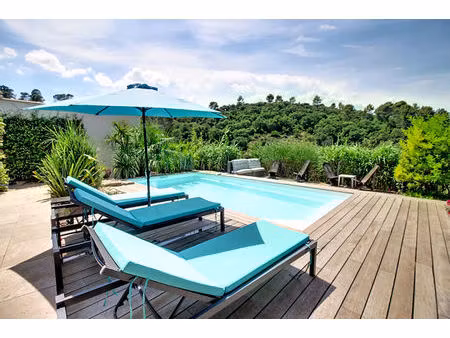 en exclusivité a vendre à vidauban ? villa contemporaine avec vue panoramique  piscine et 