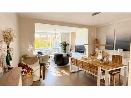magnifique appartement rénové à berchem !