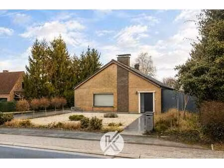 ruime woning met uitzicht op omliggend landschap