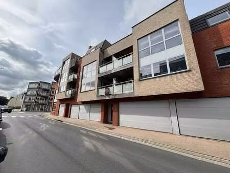 instapklaar appartement met garage op toplocatie in zottegem
