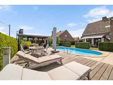 maison avec piscine et pool house à vendre à evergem
