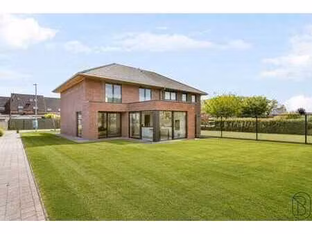 maison neuve spacieuse  moderne et de qualité avec 3 chambre