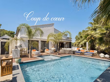 villa de luxe à vendre dans le quartier centre ville