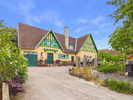 maison de luxe à vendre dans le quartier houssières