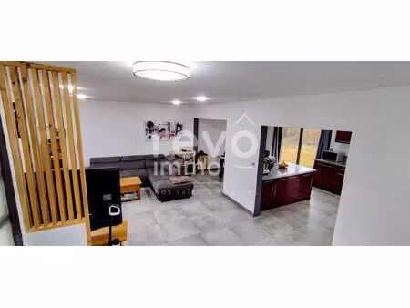 grande maison familiale avec dépendance sur terrain arboré de 5000 m²