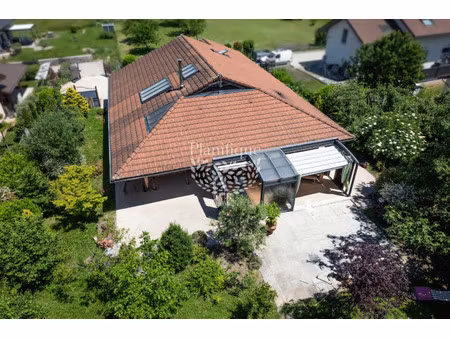 maison de luxe à vendre à cervens