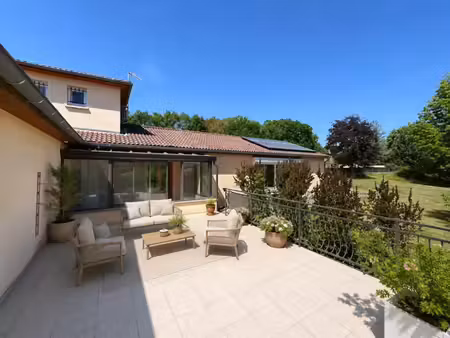vente maison 8 pièces 258 m² orléat (63190)