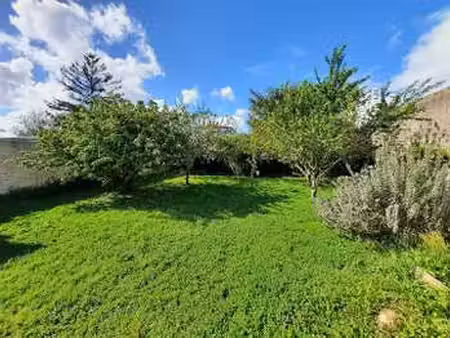 vente terrain à saint-michel-en-l'herm (85580) : à vendre / 225m² saint-michel-en-l'herm