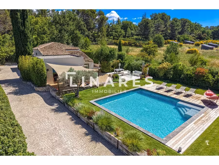 villa de luxe à vendre dans le quartier granettes-jauberte-sainte anne
