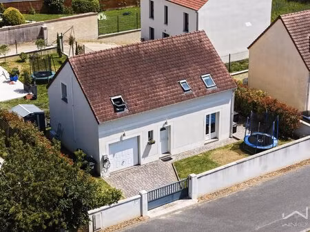 maison récente individuelle 3/4 chambres avec panneaux solaires