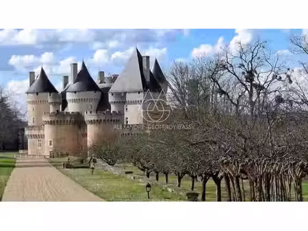 situé au cœur de 15 5 hectares de terres somptueuses  cette majestueuse propriété du xve..