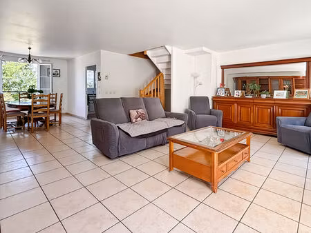 maison avec double garage à igny