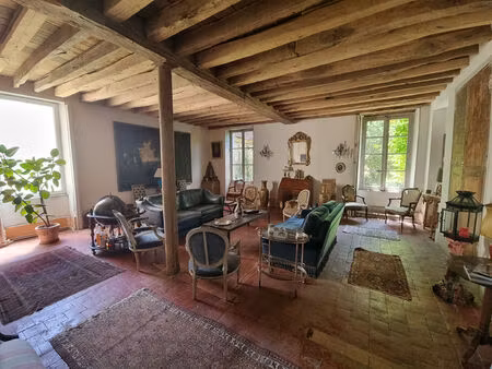 a vendre demeure de caractère de 450 m² ? ancien relais de poste avec jardin plein sud à p
