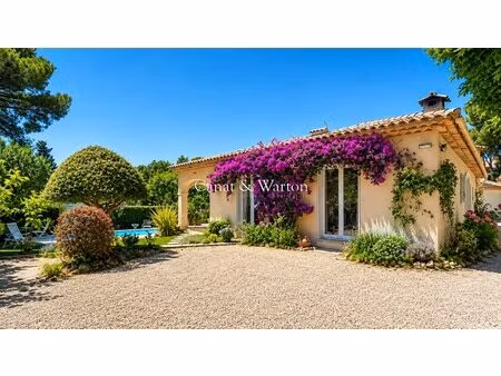 villa de plain-pied avec maison indépendante  piscine et jardin sans vis-à-vis