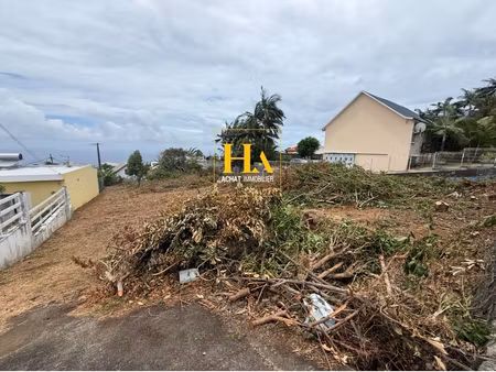 terrain à petite ile de 359m2