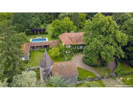 equevilley - hameau de courcelle - propriete seigneuriale du 18eme et son parc