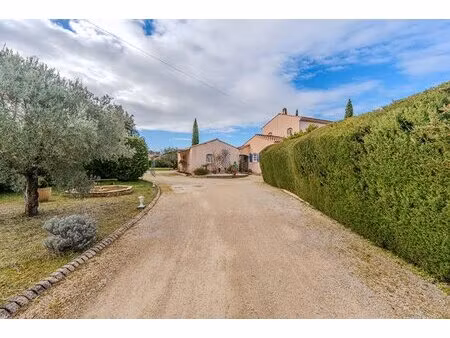 maison d'architecte avec studio indépendant sur 2 200 m² de terrain à vendre à mazan