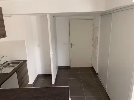 location appartement 1 pièce 28 m² à marseille 9 (13009)